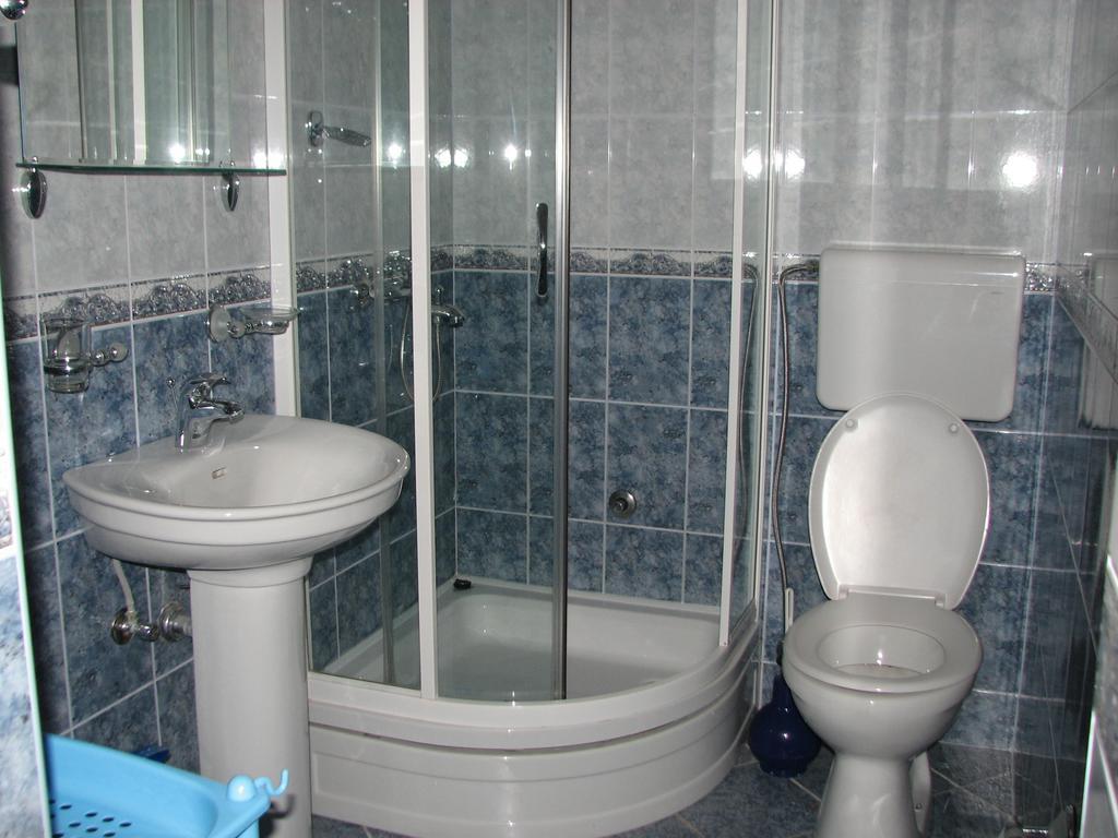 Guest House Ivo Jovanovic Sveti Stefan Ruang foto