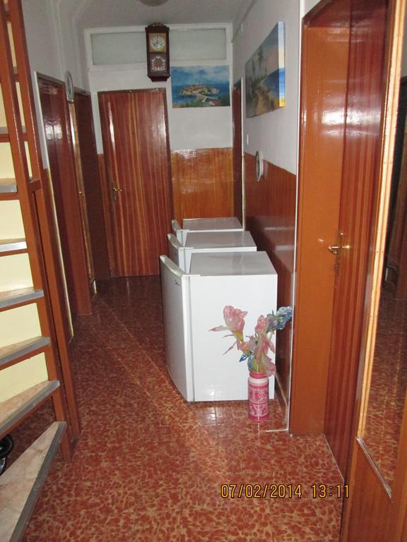 Guest House Ivo Jovanovic Sveti Stefan Bagian luar foto