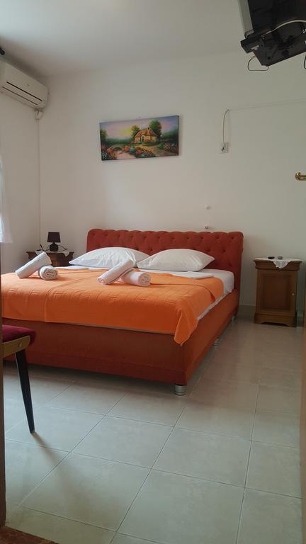 Guest House Ivo Jovanovic Sveti Stefan Bagian luar foto