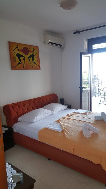 Guest House Ivo Jovanovic Sveti Stefan Bagian luar foto