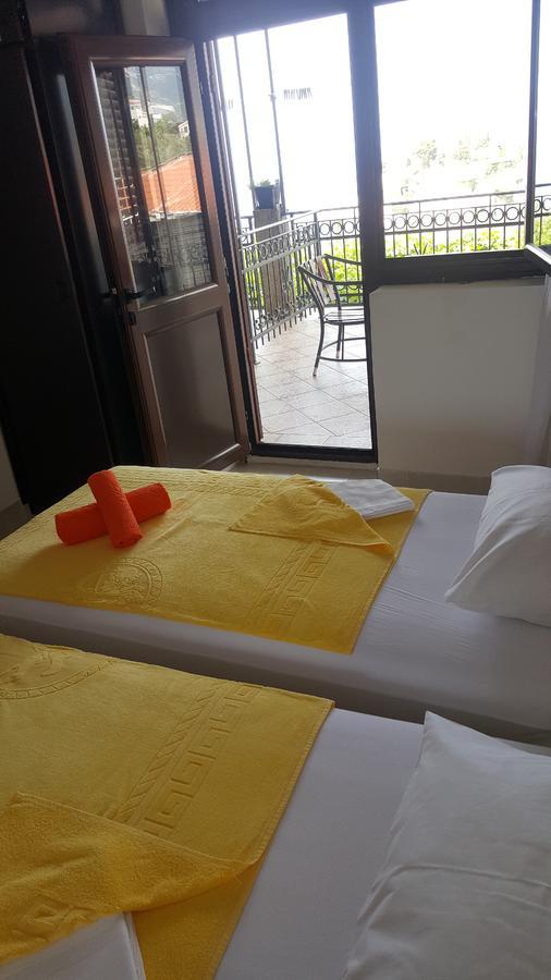 Guest House Ivo Jovanovic Sveti Stefan Bagian luar foto