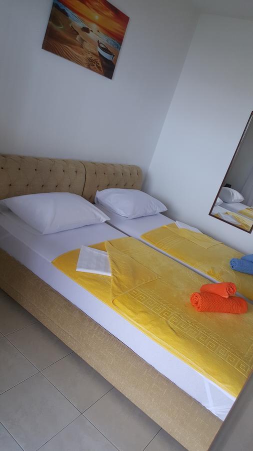Guest House Ivo Jovanovic Sveti Stefan Bagian luar foto
